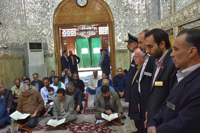 گزارش تصویری : غبارروبی ضریح امامزاده جعفر (ع) یزد با حضور خبرنگاران