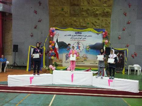 یزد فردا :درخشش دختران ورزشکار یزدی درمسابقات طناب زنی و آمادگی جسمانی 