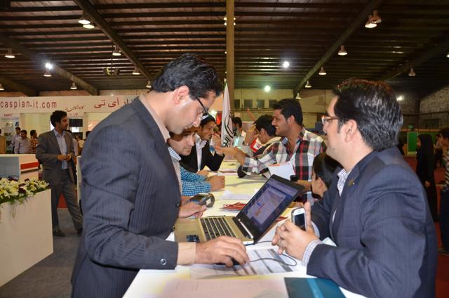علیرضا پویافر : گزارش اختصاصی دهمین نمایشگاه کامپیوتر و موبایل : بازدیدکنندگان کامیتکسی