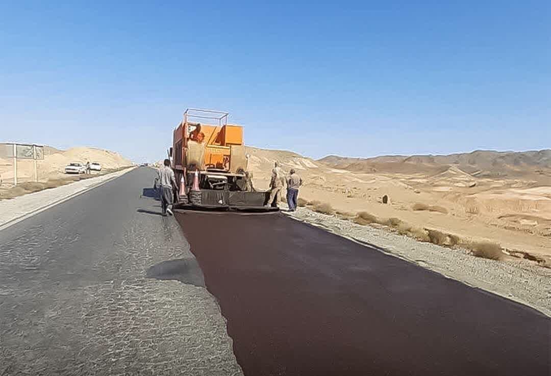 دو کیلومتر از محور یزد - طبس بهسازی شد