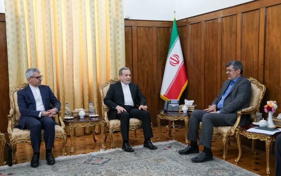 توسعه دیپلماسی اقتصادی؛ محور دیدار استاندار یزد با وزیر امور خارجه