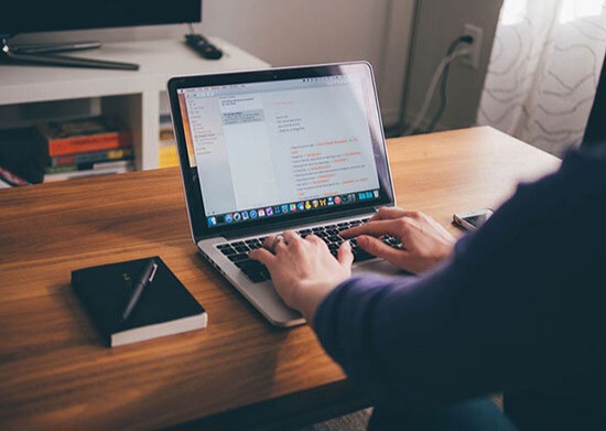 دورکاری مادران کارمند دارای فرزند خردسال و دانشآموز ابتدایی در یزد دورکاری مادران کارمند دارای فرزند خردسال و دانشآموز ابتدایی در یزد