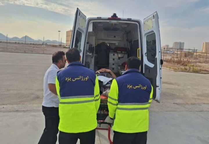 بالگرد اورژانس یزد جان بیمار ۳۰ ساله را نجات داد