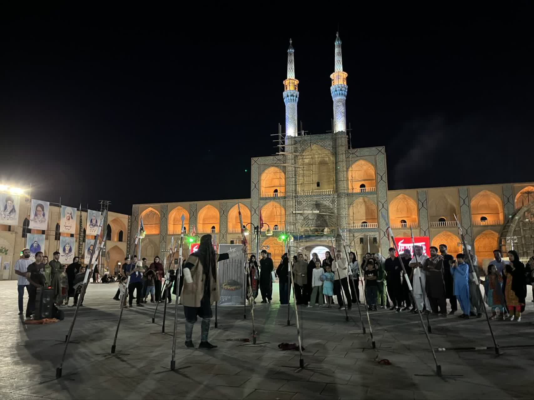 اجرای نمایش خیابانی نینوا در سطح شهر یزد