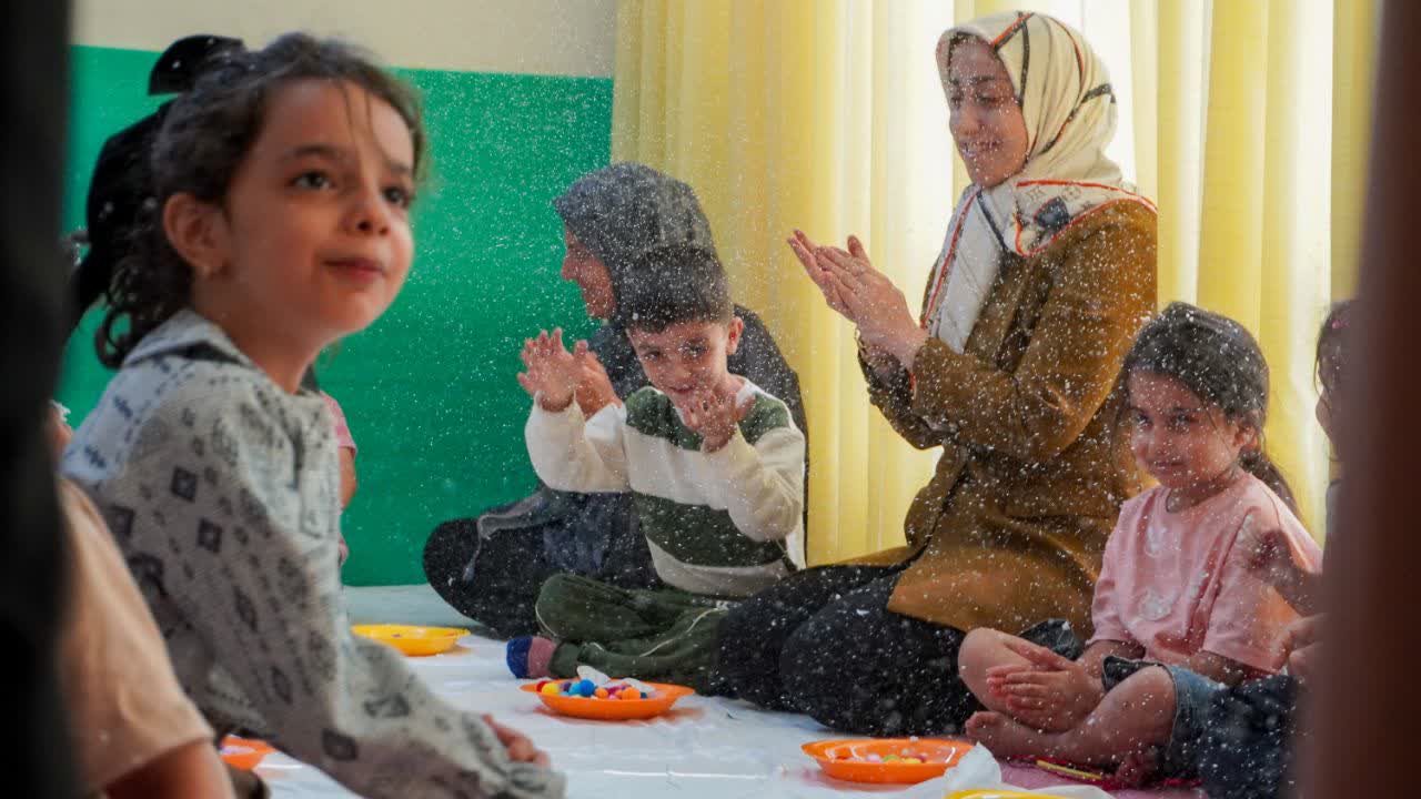 برگزاری کارگاه مادر فرزندی پف پفی در رویشکده مادر فرزندی راه شهرداری یزد