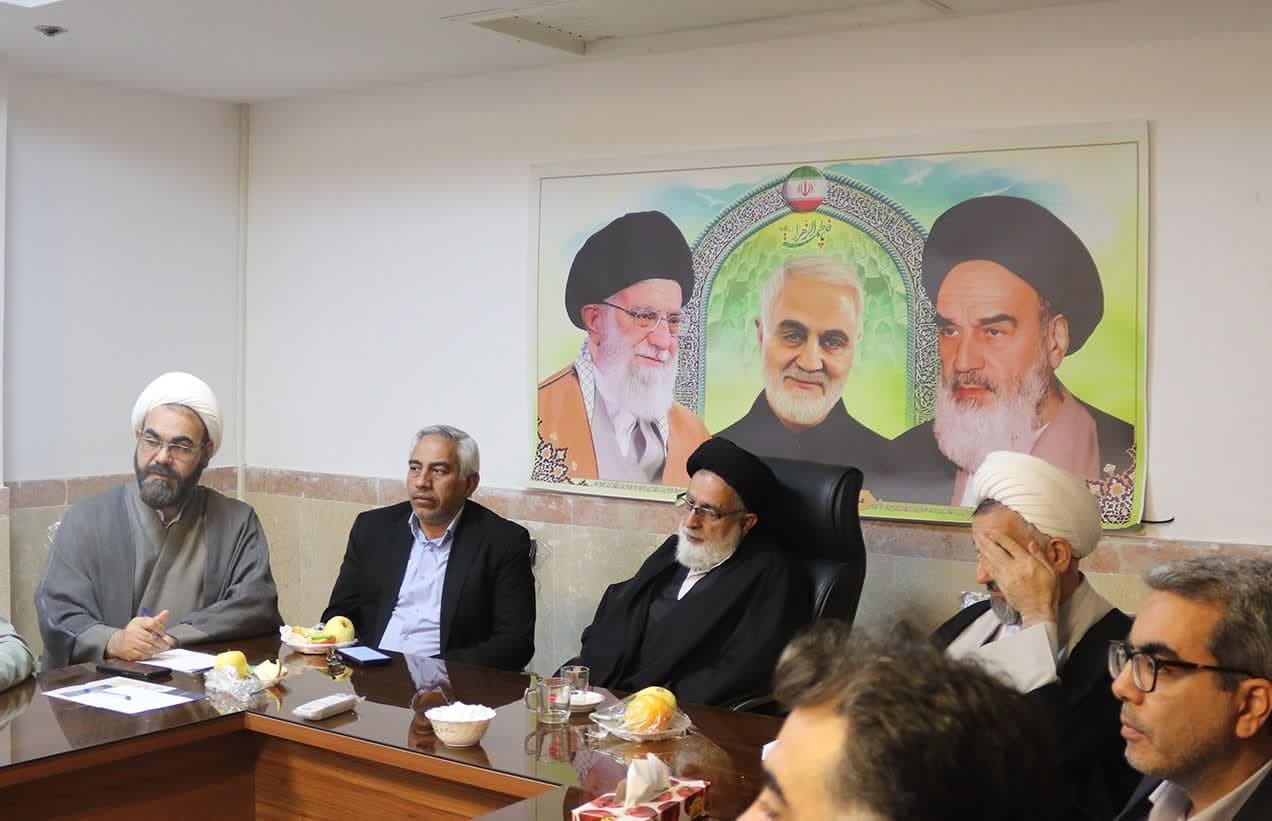 نشست مشترک مسئولان حوزه علمیه با دانشگاهیان استان یزد