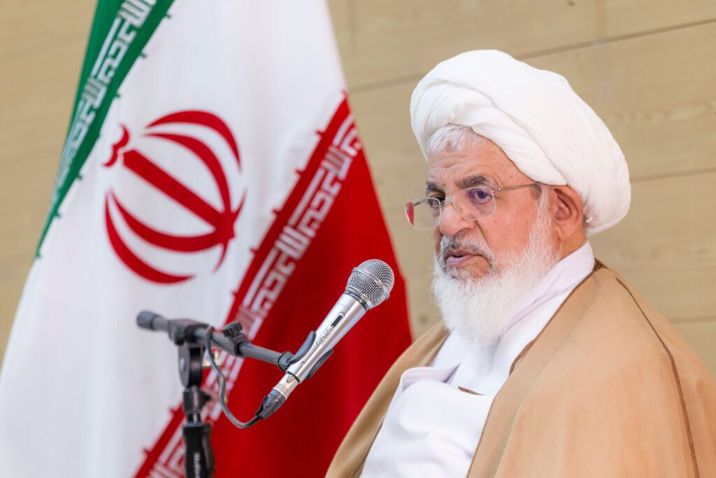 تبیین منش امام و فداکاری‌های مردم در جشن‌های انقلاب