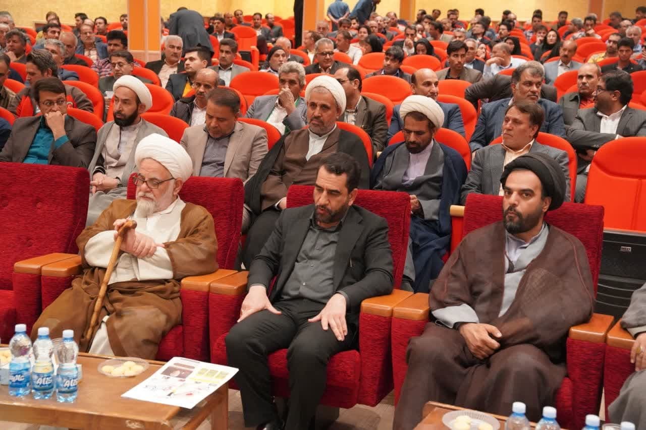 هدف دشمن در برهه کنونی تغییر راهبرد جمهوری اسلامی است