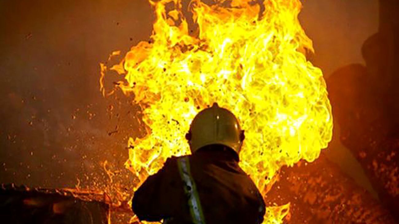مهار آتش سوزی گسترده در یزد