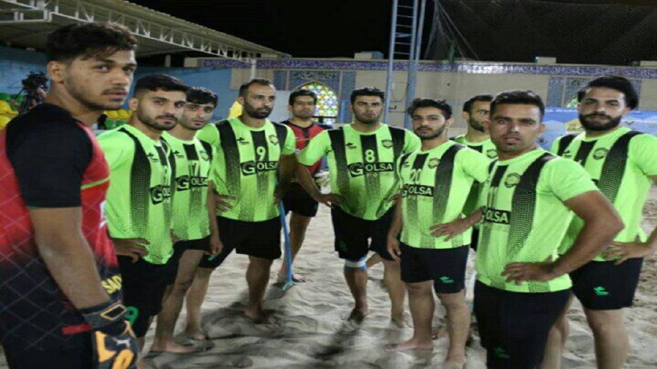 مصاف پسران کویر و فرش حداد اصفهان در لیگ برتر فوتبال ساحلی