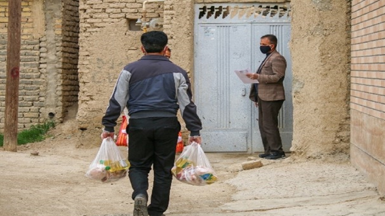 توزیع کمک مومنانه در روستای اله آباد