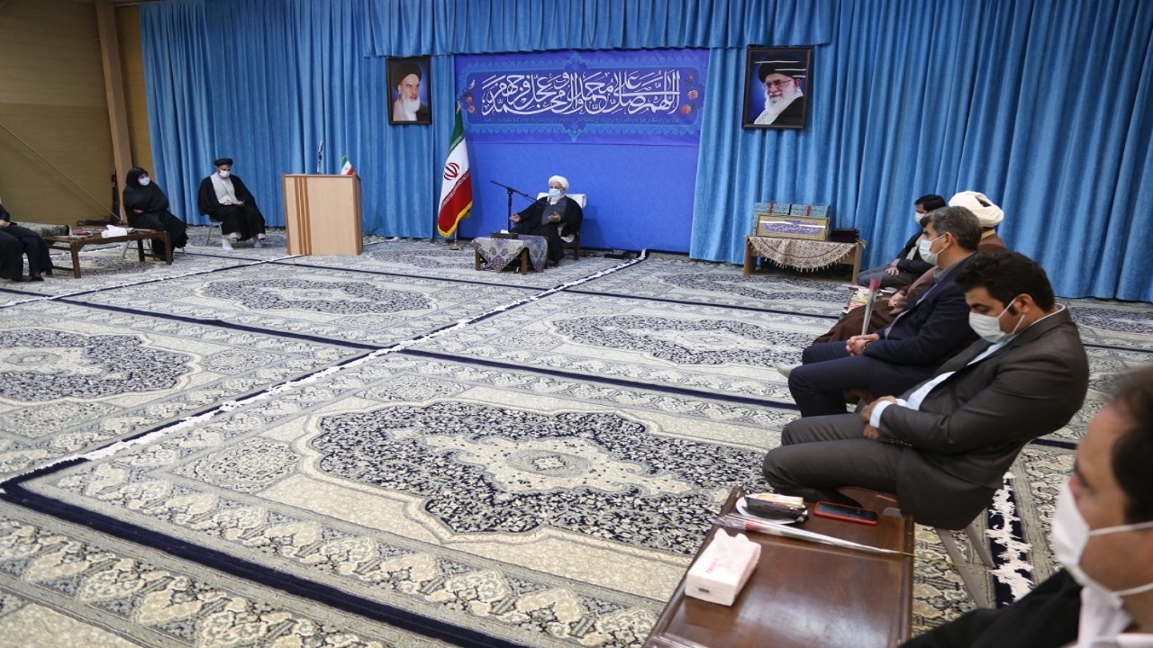 ایستادگی حضرت زینب (س) مقابل دشمن الگوی مردم ایران باشد