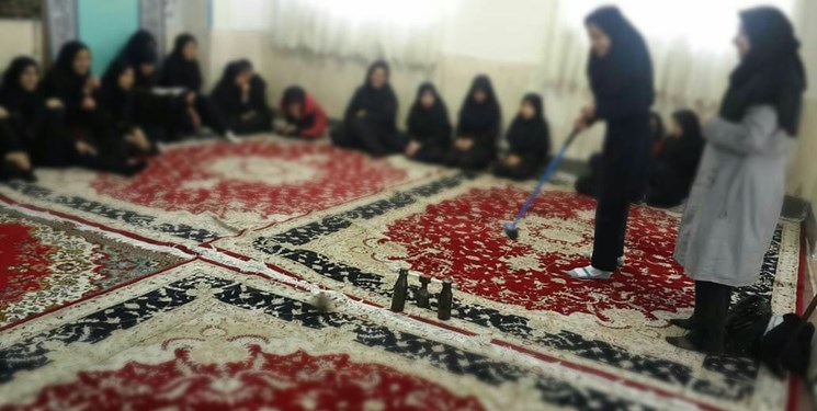 بازی گلف بانوان قمی در نمازخانه!