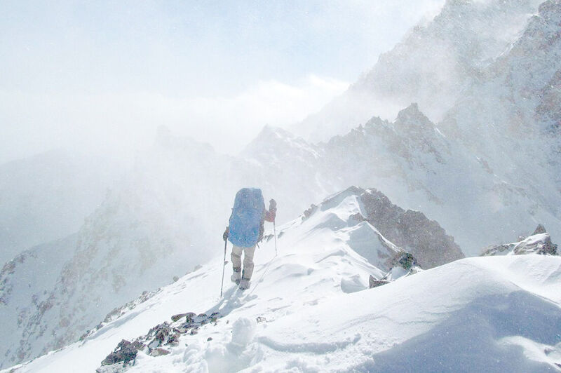 بارش شدید برف و باران در بیشتر مناطق کوهستانی/ از کوهنوردی بپرهیزید
