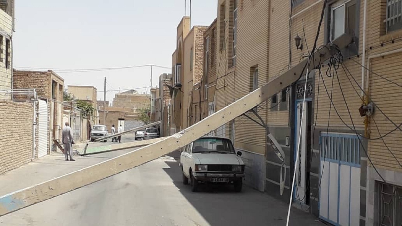 سقوط تیر برق‌هایی که به خیر گذشت