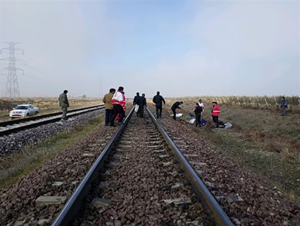 فوت جوان یزدی بر اثر برخورد با قطار
