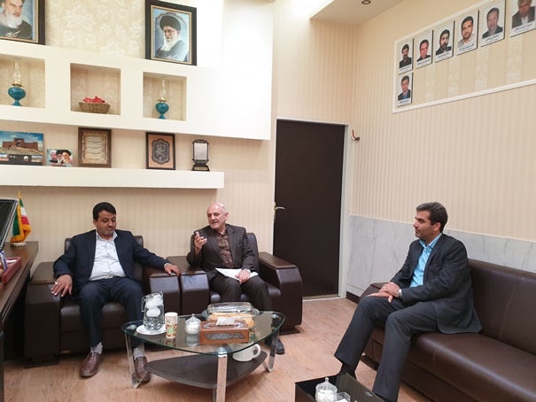دیدار مدیرعامل برق منطقه­ ای یزد با فرماندار مهریز / افزایش پایداری شبکه‌های مهریز با رینگ نمودن پست‌های فوق توزیع