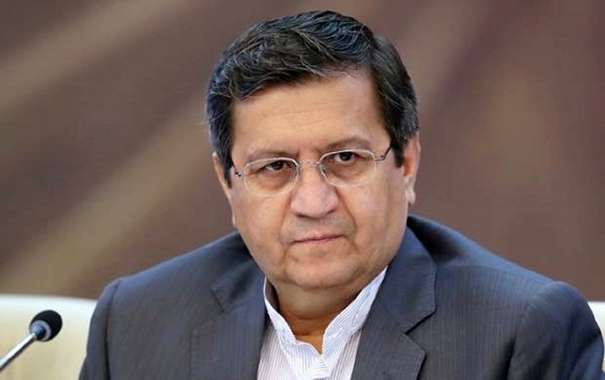 فیلم| واکنش همتی به یک سوال عجیب؛ چرا دستت میلرزه؟