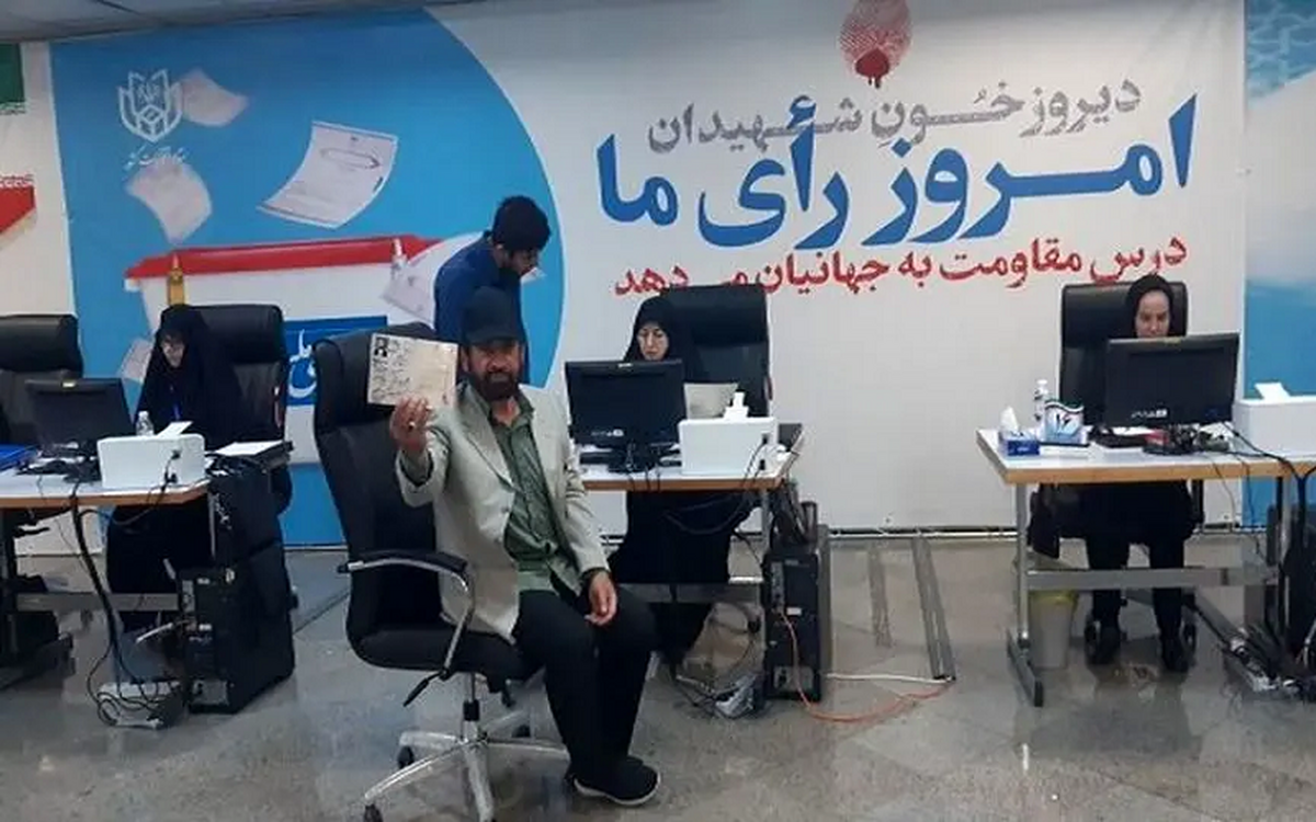 فیلم| آجودان احمدی‌نژاد کاندیدای ریاست جمهوری شد!