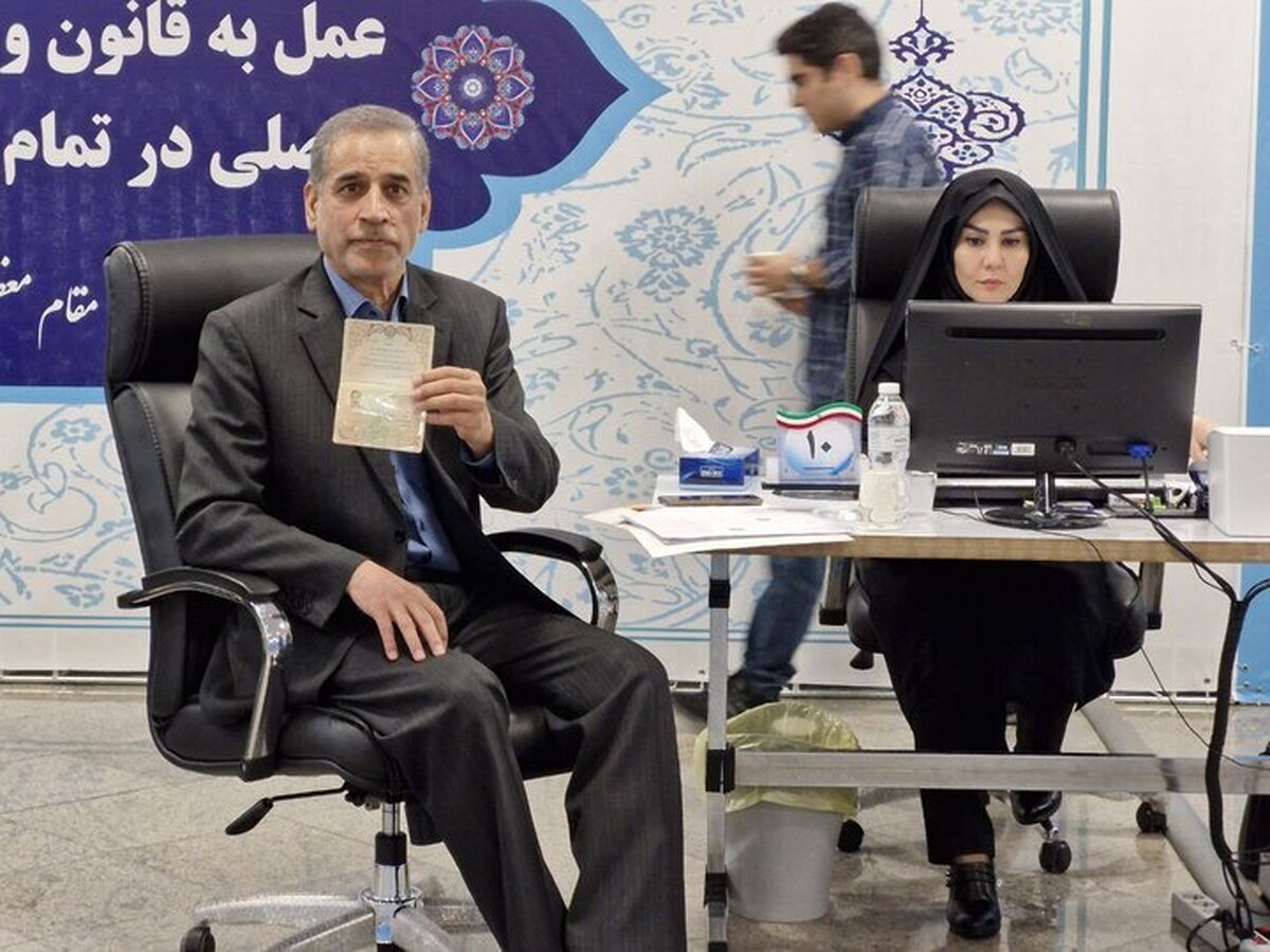 خلیلیان برای چهاردهمین دوره انتخابات ریاست‌جمهوری ثبت‌نام کرد