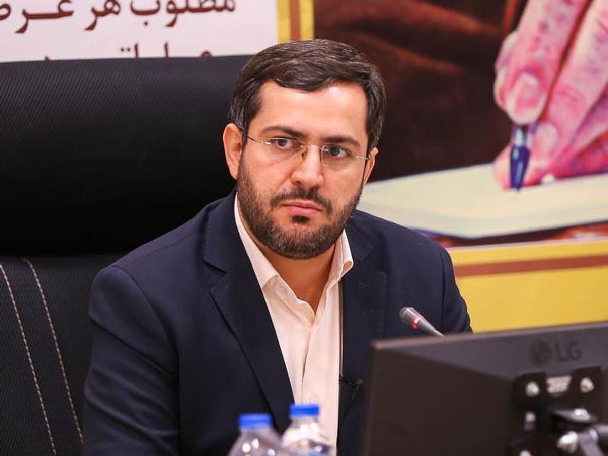 فیلم| وعده یاسر جبرائیلی؛ کار را بدهید دستم دلار را می‌آورم زیر ۲۰ هزار تومان