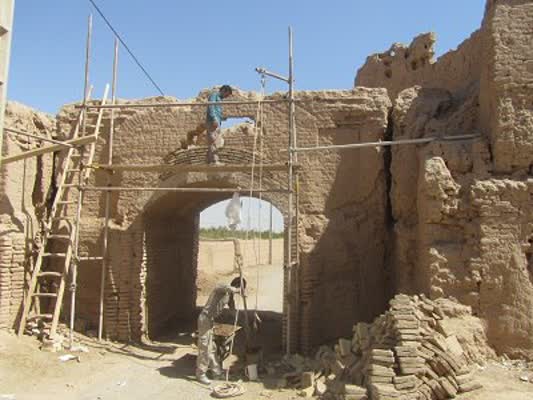قلعه تاریخی همت آباد مرمت شد