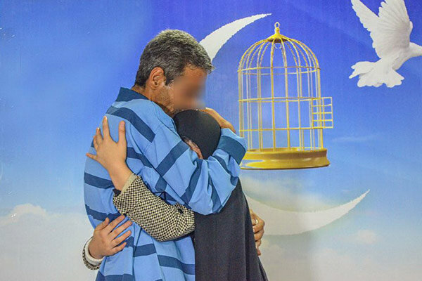 بازنشسته یزدی، ۲ زندانی محکوم مالی را آزاد کرد