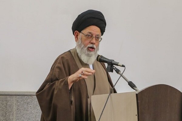 همگان باید در برابر جنگ شناختی دشمن قد علم کنند