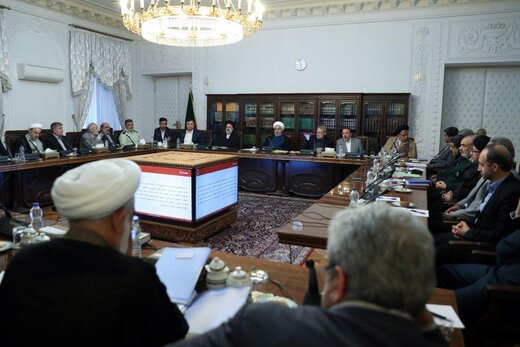 تصویری از رئیسی ، روحانی و لاریجانی در جلسه شورای عالی فضای مجازی