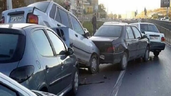 یازده مصدوم بر اثر تصادف زنجیره ای در یزد