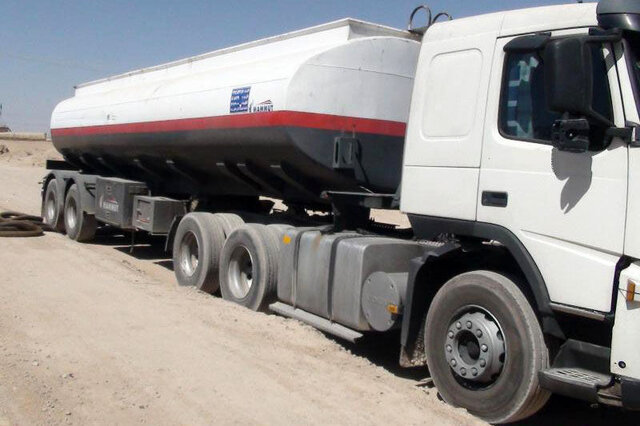 محموله سوخت قاچاق به زاهدان در یزد زمین‌گیر شد