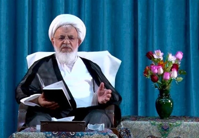خادمان رضوی روحیه معنویت را در دارالعباده یزد احیا کنند
