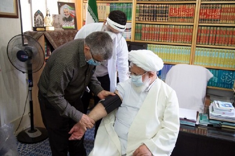 امام جمعه یزد دوز اول واکسن برکت را دریافت کرد