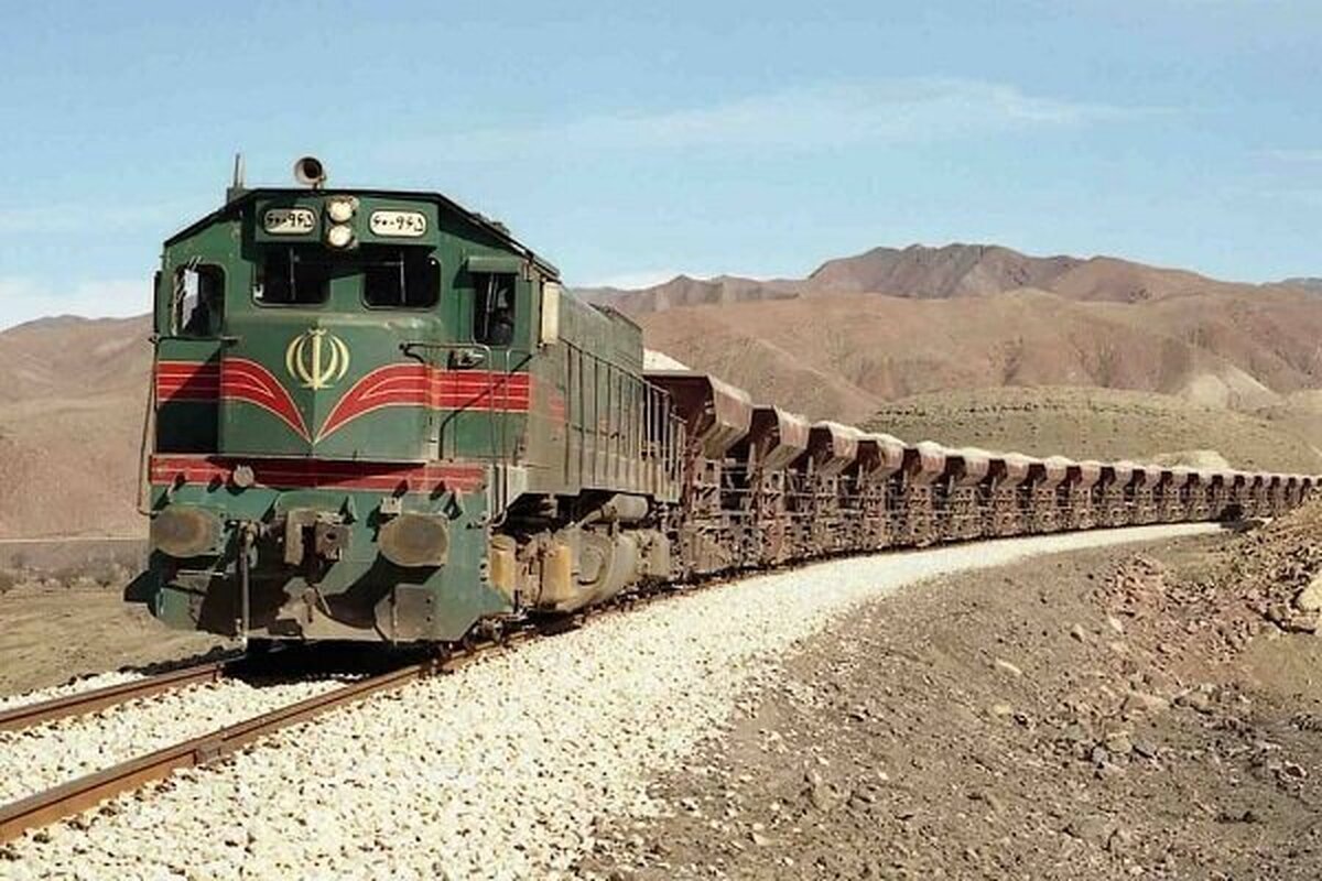 استاندار و مسولین ارشد استان‌ یزد کمک کنید تا قطارهای مسافربری افزایش یابد