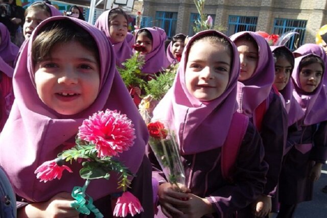 جاماندن بیش از هزار دانش آموز یزدی از آغاز تحصیل