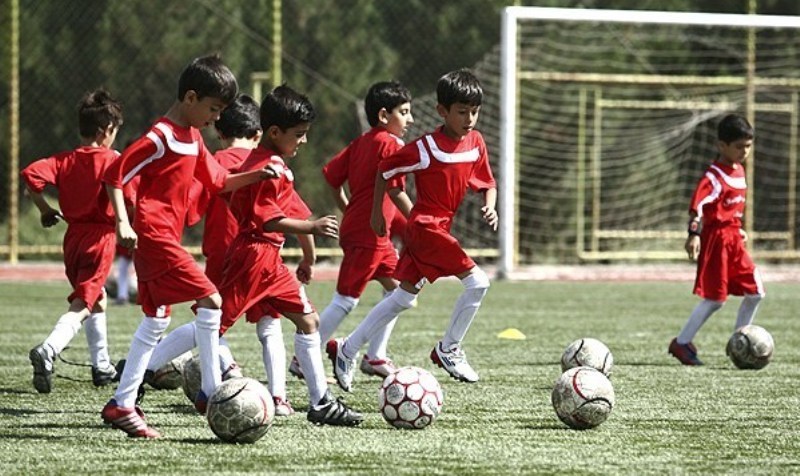 مدارس فوتبال و فوتسال غیرمجاز تعطیل می‌شود