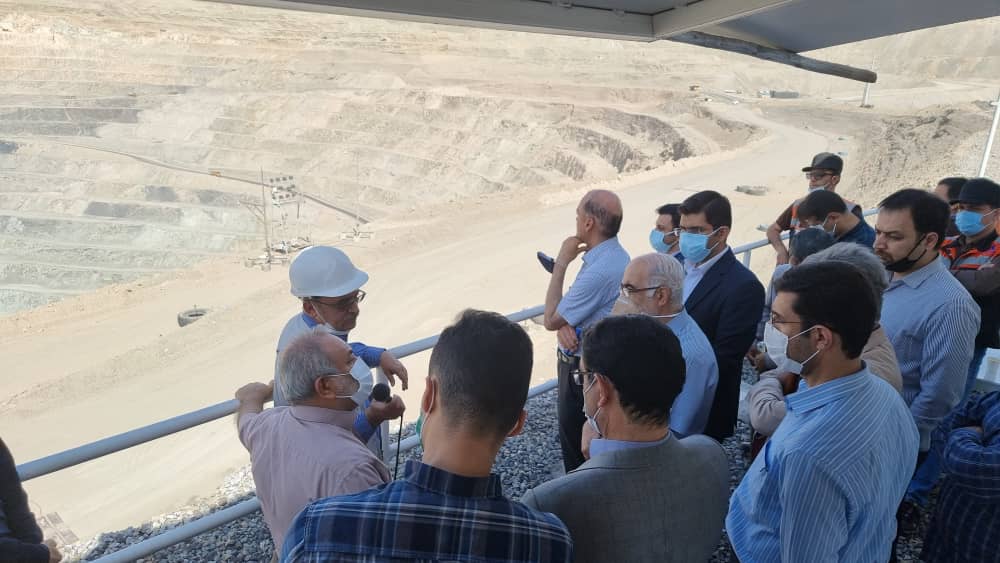 بازدید روئسا و استادان دانشگاه صنعتی امیر کبیر از مجتمع معدنی چادرملو  