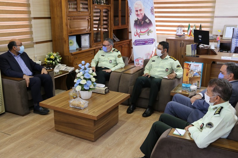 تجلیل مدیران و مسئولان اقتصاد و دارایی یزد از فرماندهان نیروی انتظامی استان