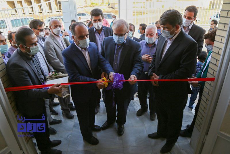 وزیر بهداشت ۲ طرح بهداشتی و درمانی را در یزد افتتاح کرد