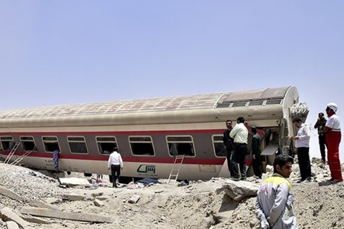 تعدادی از مقصران حادثه تصادف قطار مشهد - یزد بازداشت شدند