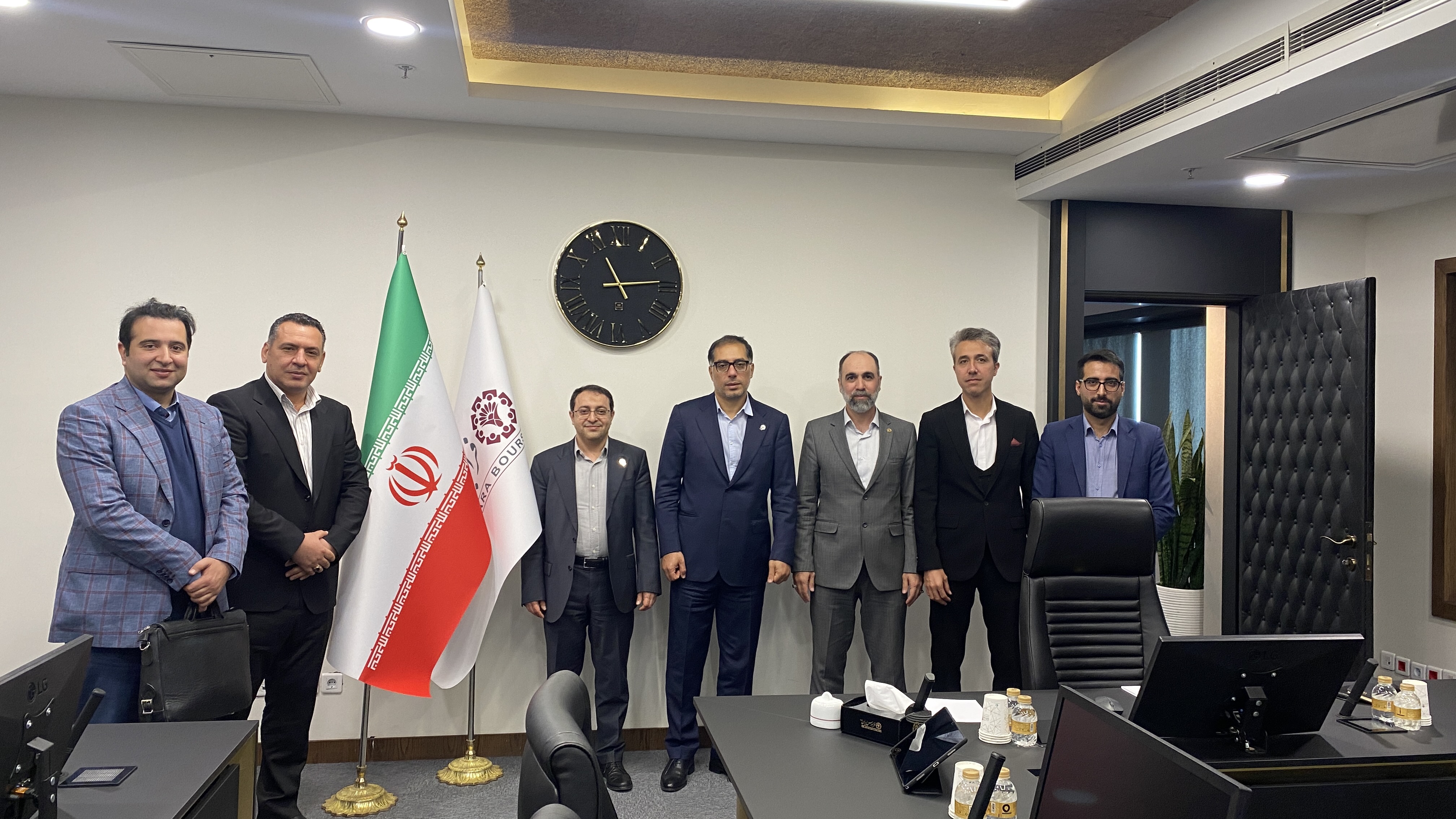 خبر خوب برای شرکت‌های فناور و دانش‌بنیان، تایید ورود صندوق پژوهش و فناوری استان یزد بعنوان اولین صندوق پژوهش و فناوری کشور در فرابورس