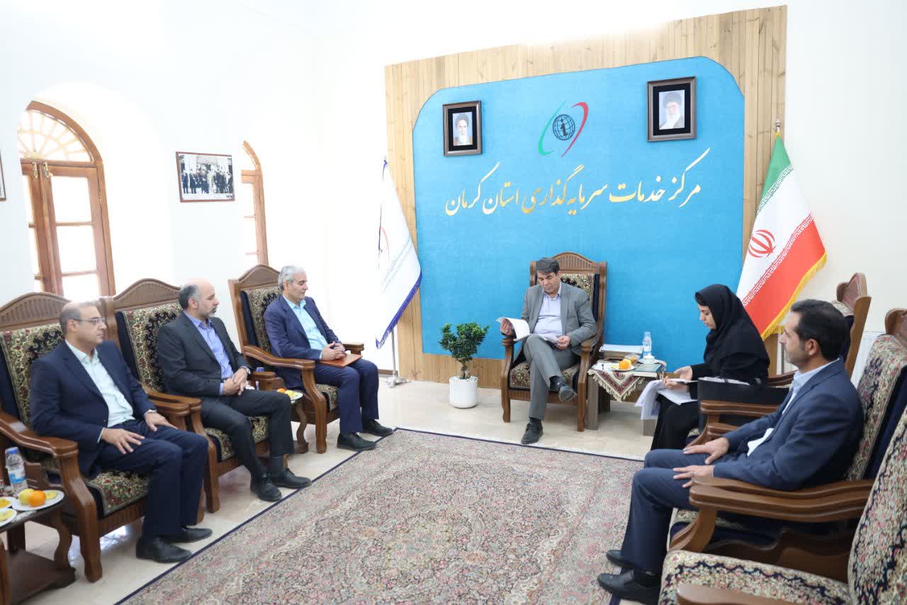 دیدار مدیران حوزه فناوری اطلاعات با استاندار کرمان/تاکید دکتر طالبی بر همکاری دستگاه‌ها در راستای توسعه استان و افزایش رفاه مردم در سال جدید