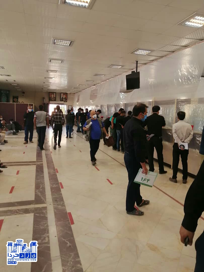بازدید سرزده بازرس کل استان از مرکز تعویض پلاک شهرستان یزد