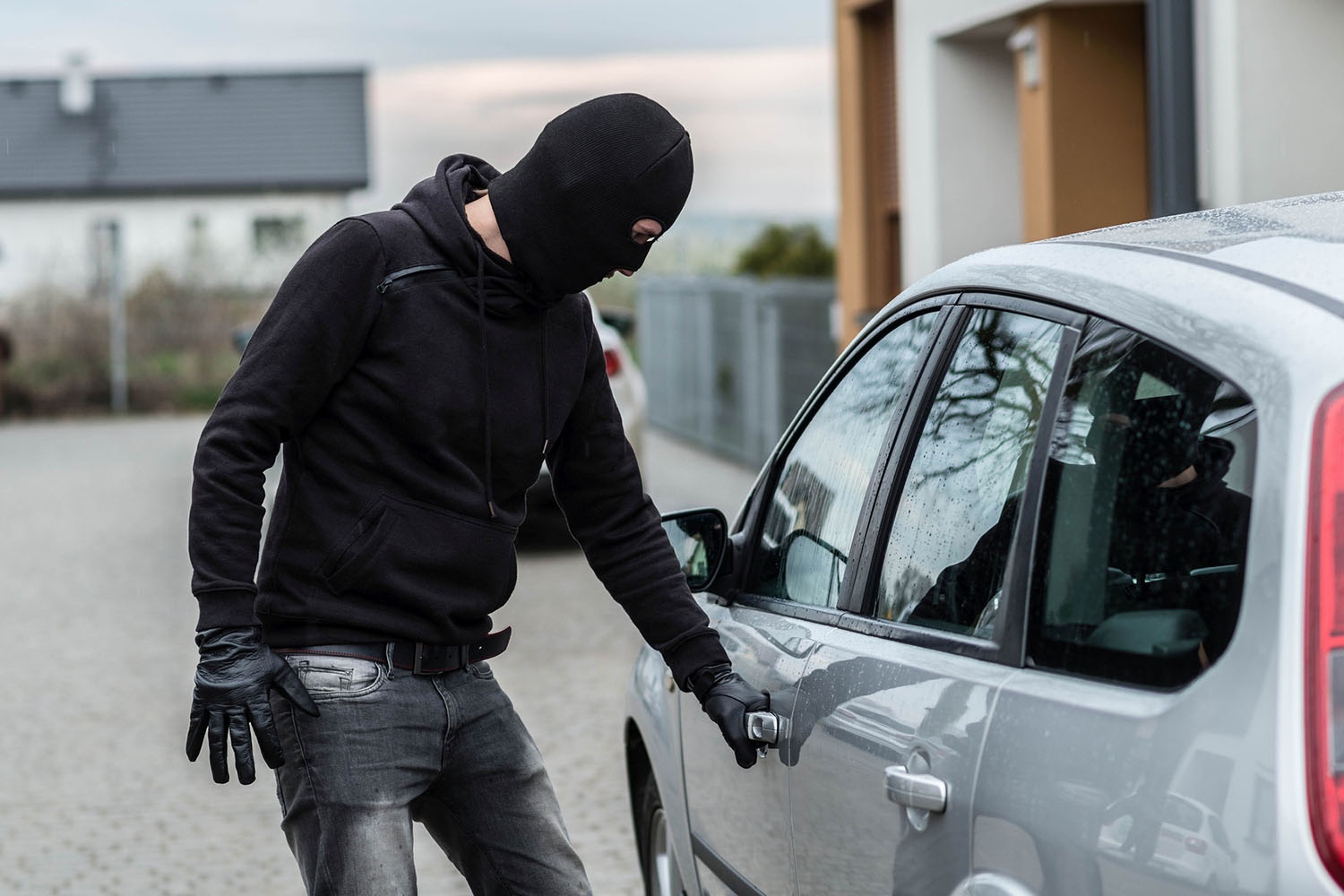 توصیه‌های پلیس برای جلوگیری از سرقت داخل خودرو