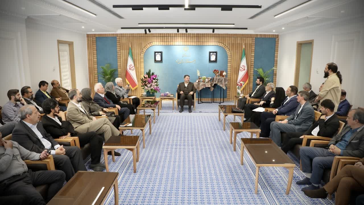 تکریم هنرمندان در جامعه به گفتمانی غالب تبدیل شود/ اثر هنری تبلوری از صفات رحمانی خداوند/ ضرورت رفع موانع ارائه تسهیلات تبصره 18 به هنرمندان