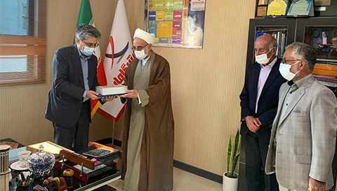 تقدیر نماینده ولی فقیه استان یزد از مدیرعامل گروه تعاونی پیشگامان