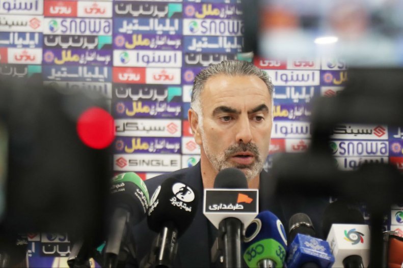 بازخوانی یک نشست مطبوعاتی جنجالی؛/ محمود فکری و هشدار به بازیکنان خوش گذرانش!