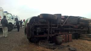 یک کشته و یک مصدوم در اثر واژگونی  دو دستگاه کامیون/واژگونی در کمربندی غربی میبد یک کشته بر جا گذاشت  + تصاویر