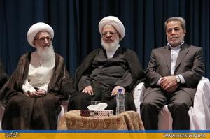 نهمين همايش تجليل از برگزيدگان حوزه علميه استان یزدبا حضور آیت الله نوری همدانی و استاندار یزد 
