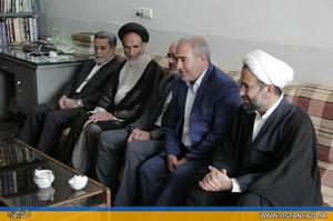 ديدار استاندار يزد با خانواده حضرت آيت الله ابوترابي(ره)